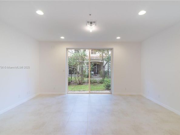 2664 SW 81st Ter 2666, Miramar FL 33025