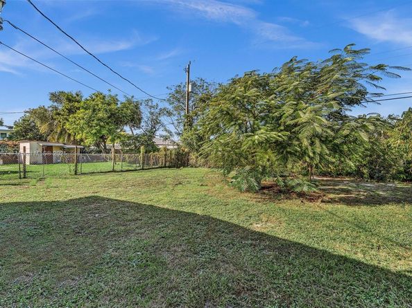 137 NW 29th Ave, Fort Lauderdale FL 33311