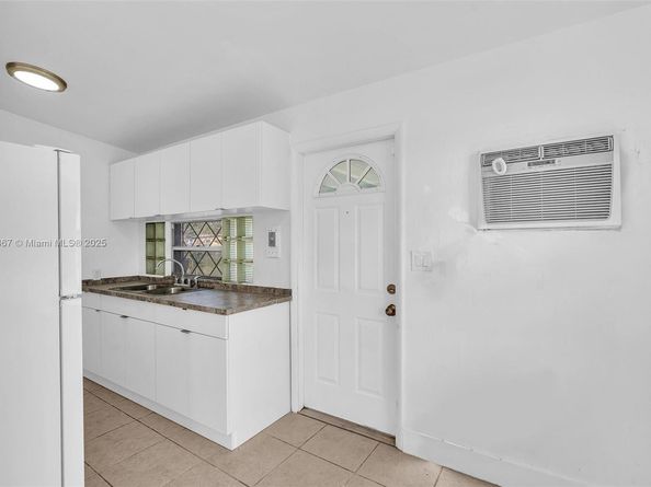 137 NW 29th Ave, Fort Lauderdale FL 33311