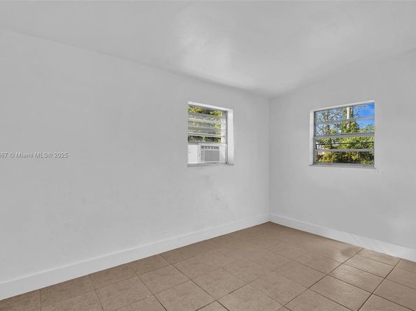 137 NW 29th Ave, Fort Lauderdale FL 33311