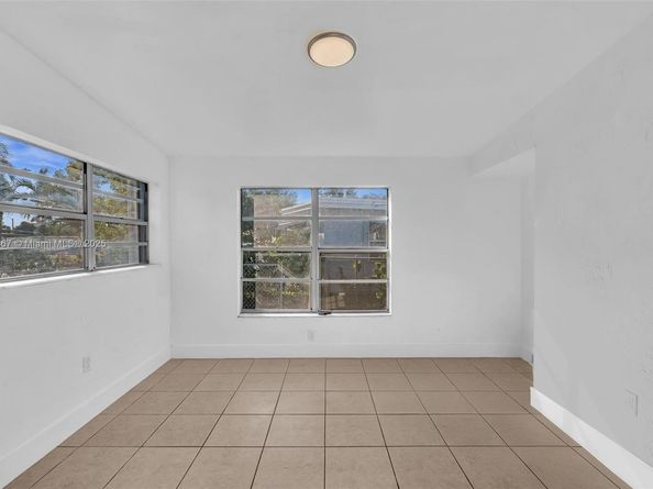 137 NW 29th Ave, Fort Lauderdale FL 33311