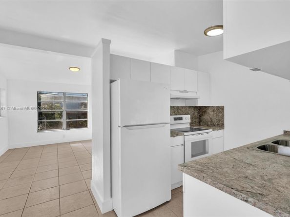 137 NW 29th Ave, Fort Lauderdale FL 33311