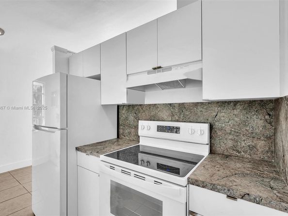 137 NW 29th Ave, Fort Lauderdale FL 33311