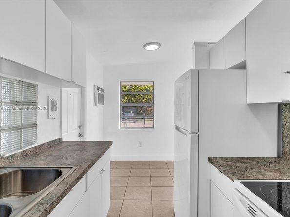 137 NW 29th Ave, Fort Lauderdale FL 33311