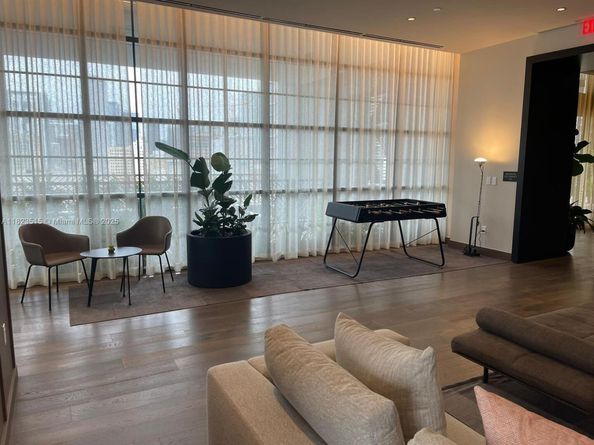 601 NE 1st Av 3104, Miami FL 33132
