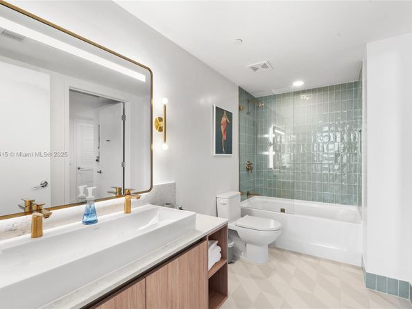 601 NE 1st Av 3104, Miami FL 33132
