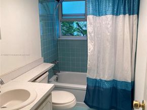 610 NE 12th Ave 308, Hallandale Beach FL 33009