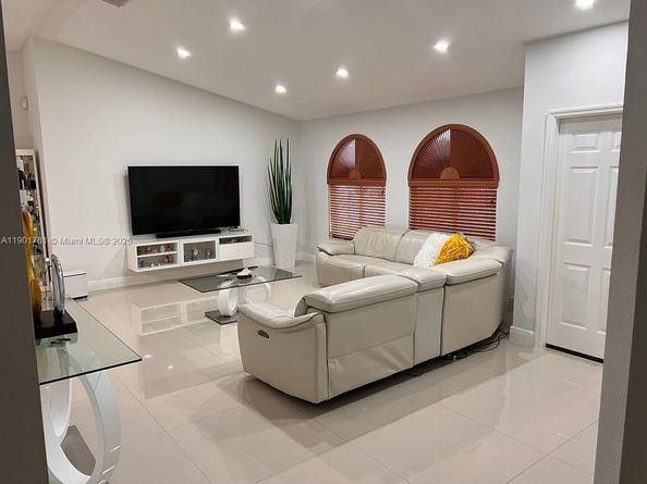 15063 SW 148th Ct, Miami FL 33196