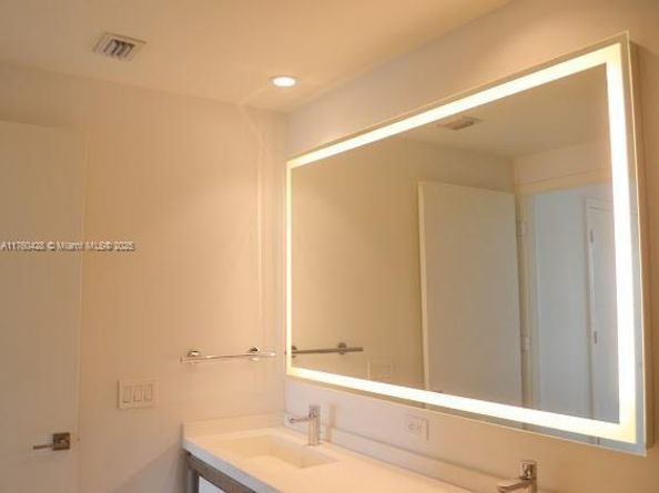 2000 Metropica Way 1206, Sunrise FL 33323