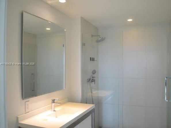 2000 Metropica Way 1206, Sunrise FL 33323
