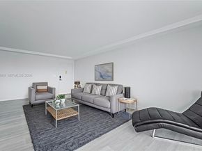 137 Golden Isles Dr 305, Hallandale Beach FL 33009