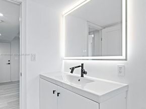 137 Golden Isles Dr 305, Hallandale Beach FL 33009