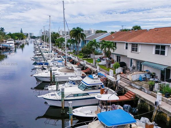 2533 NE 15th St, Pompano Beach FL 33062