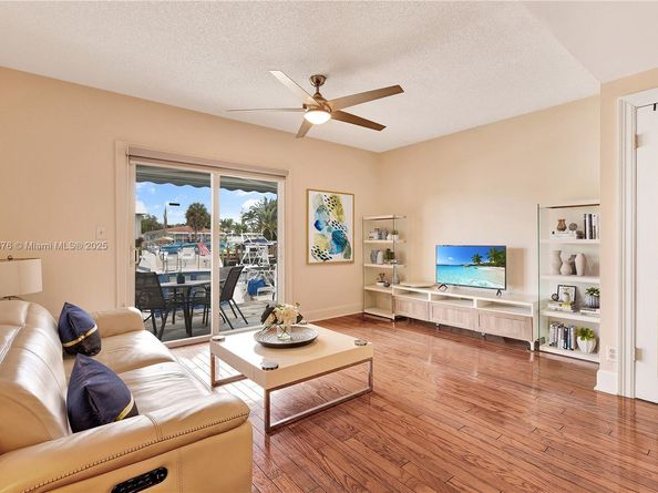 2533 NE 15th St, Pompano Beach FL 33062