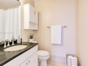 2533 NE 15th St, Pompano Beach FL 33062