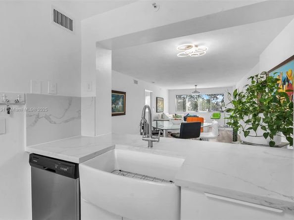 9525 Weldon Cir H305, Tamarac FL 33321