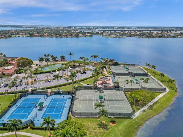 3360 SW 195th Ter, Miramar FL 33029