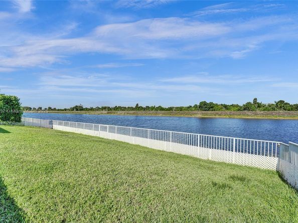 3360 SW 195th Ter, Miramar FL 33029
