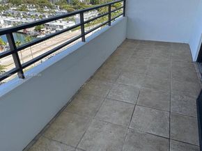 2500 Parkview Dr 1210, Hallandale Beach FL 33009