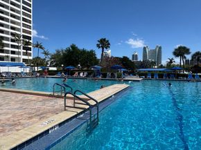 2500 Parkview Dr 1210, Hallandale Beach FL 33009