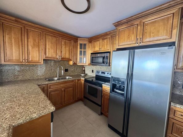 2500 Parkview Dr 1210, Hallandale Beach FL 33009
