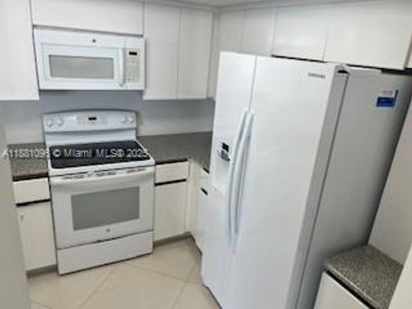 6767 Collins Ave 904, Miami Beach FL 33141