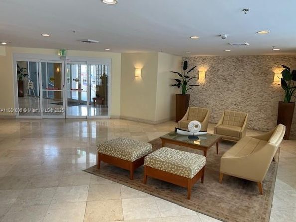 6767 Collins Ave 904, Miami Beach FL 33141