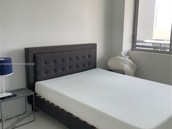 16385 Biscayne Blvd 805, North Miami Beach FL 33160