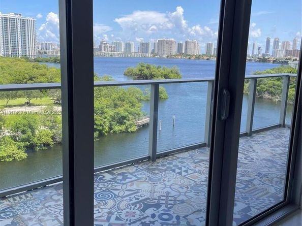 16385 Biscayne Blvd 805, North Miami Beach FL 33160