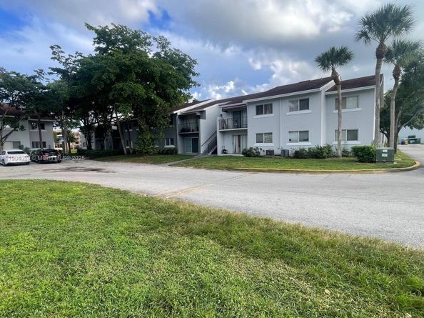 1186 Lake Terry Dr H, West Palm Beach FL 33411