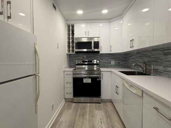 2840 NE 14th St Cswy 304A, Pompano Beach FL 33062