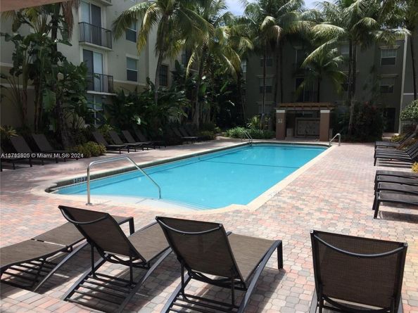 1919 Van Buren St 404A, Hollywood FL 33020