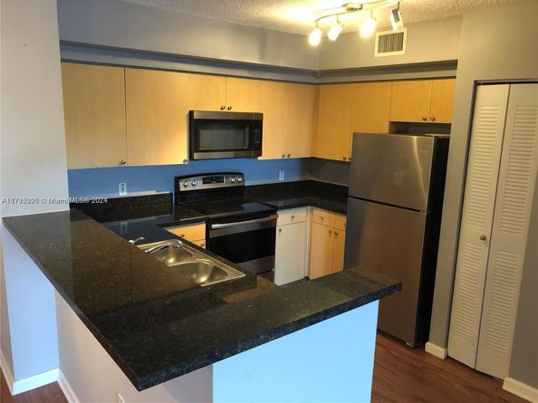 1919 Van Buren St 404A, Hollywood FL 33020