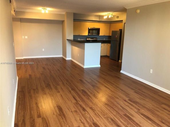 1919 Van Buren St 404A, Hollywood FL 33020