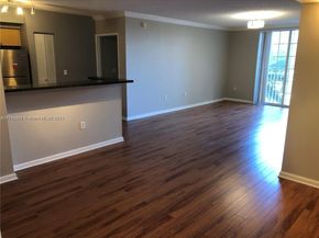 1919 Van Buren St 404A, Hollywood FL 33020