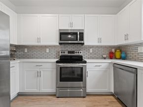 403 NE 212th St, Miami FL 33179