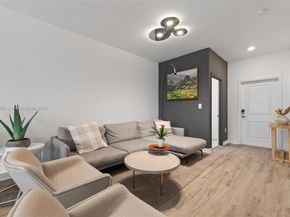 403 NE 212th St, Miami FL 33179