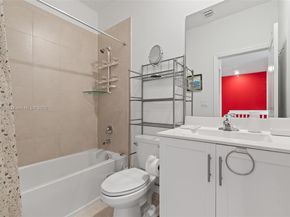 403 NE 212th St, Miami FL 33179