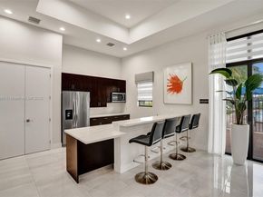403 NE 212th St, Miami FL 33179