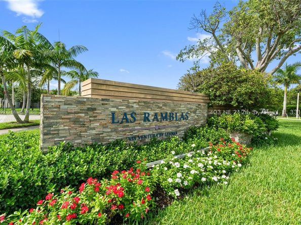 403 NE 212th St, Miami FL 33179