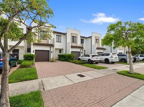 403 NE 212th St, Miami FL 33179