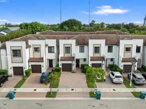 403 NE 212th St, Miami FL 33179