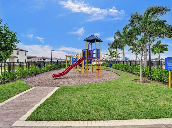 403 NE 212th St, Miami FL 33179
