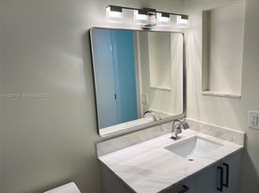 401 Golden Isles Dr 701, Hallandale Beach FL 33009