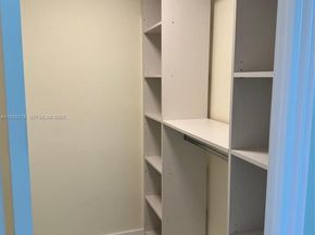 401 Golden Isles Dr 701, Hallandale Beach FL 33009