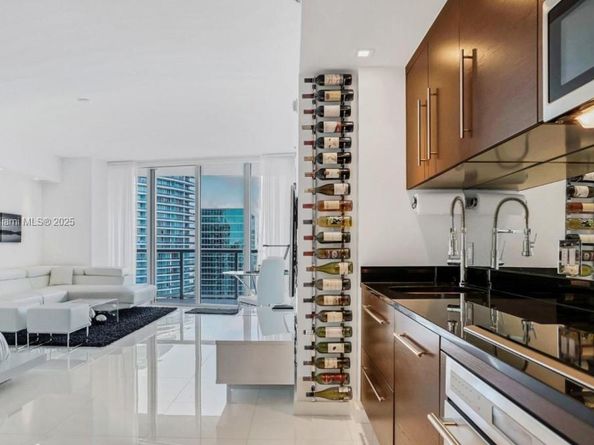 475 Brickell Ave 4310, Miami FL 33131