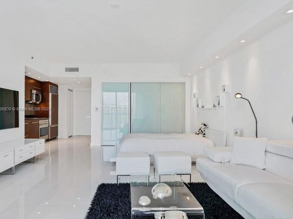 475 Brickell Ave 4310, Miami FL 33131