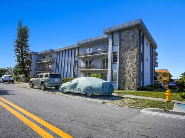 5100 W Flagler St 201, Miami FL 33134