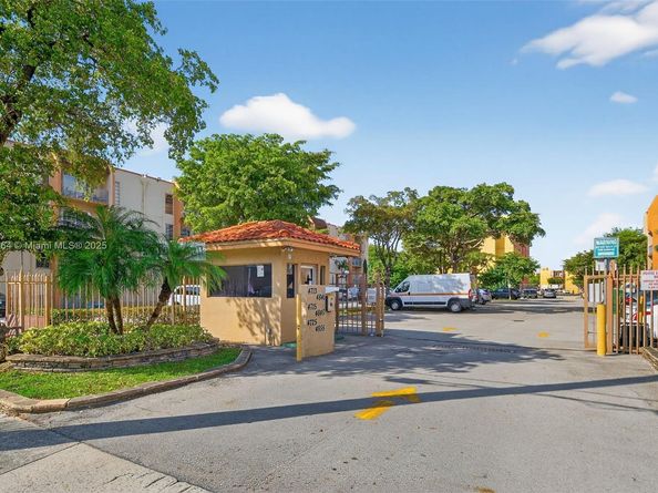 4841 NW 7th St 3094, Miami FL 33126