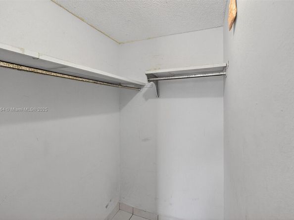 4841 NW 7th St 3094, Miami FL 33126